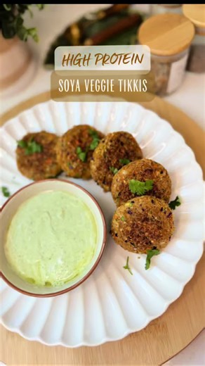 High-protein vegetarian snacks made with everyday Indian ingredients 🌱 These soya veggie tikkis are packed with plant protein, colorful veggies, and simple spices. Crispy outside, soft inside — perfect for snacks or light dinners. Save this healthy Indian snack idea 💚 #HighProteinVegetarian #SoyaRecipe #HealthyIndianFood #VegetarianSnack #ProteinRichFood