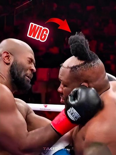 His wig flew off mid-fight #boxing