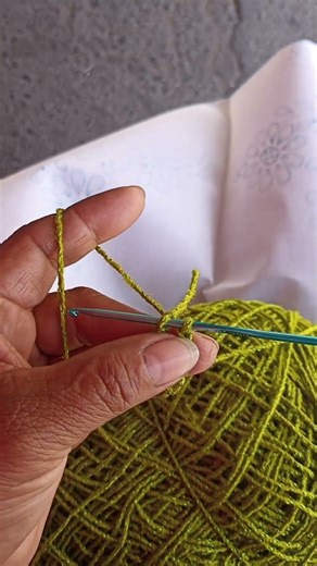 How to crochet a doll's pants, step 1 #crochet #pants #handmade #doll #yarn