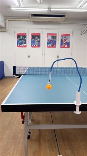 はだりさ｜Risa Hada on Instagram: "下回転サーブの出し方✨ ボールの真下を擦れているかがポイントです👌 参考にしてください🎶 ギフトは、リール動画の画面下から贈れます☺️ Gifts can be given from the bottom of the reel video screen: ☺️"