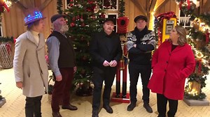 Unser neues Album 2022 namens „Christmas Party“ wird es sowohl als CD, als auch ein Fanbox geben! Doch nur in unserem Kelly Family Universal Shop erhaltet ihr die Fanbox inklusive einer von uns allen unterschriebenen Autogrammkarte. Wenn ihr eine haben wollt solltet ihr euch beeilen, denn sie ist limitiert! MERRY CHRISTMAS!“ 🎄🎁 ➡️ Hier geht’s zum Shop: https://kellyfamily.universal-music.de #kellyfamily #christmas #fanbox #limitiert #thekellyfamily | Kelly Family