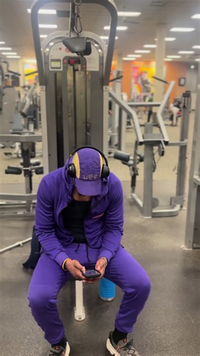 #ConversationsAtTheAsylum Today during my workout I discussed Mental Health Concerns in our community. Because mental health is at an all time crisis. #ΩΨΦ #explorepage #Gym #MentalHealthMatters
