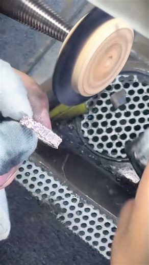 The process of smoothing the ring with a rotating sanding machine #shorts