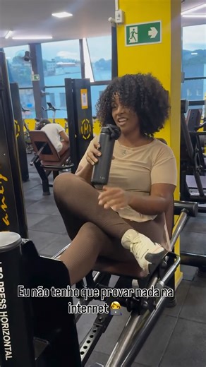 Drielle Fernandes Sobrancelhas on Instagram: "Eu na academia todo dia ,Não vou pegar , e pronto viu @brunoguedes.treinador Eu mando em mim 😅😅 Na melhor academia @impactofitness.ra com o melhor treinador @brunoguedes.treinador"