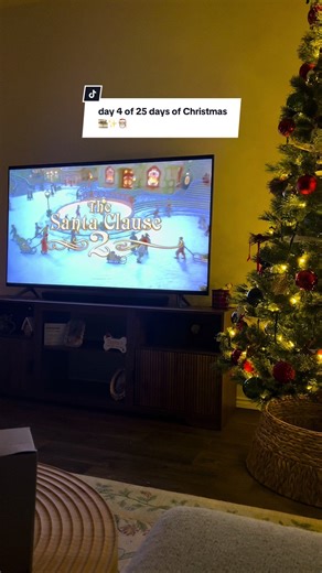 day 4 of 25 days of christmas movies🎞️✨🎅🏼 today’s movie: The Santa Clause 2!!!❄️ @Disney  (sorry i missed day 3🥲 i didn’t film but we ended up watching The Santa Clause) see yall tomorrow for day 5🫶🏼 #christmasmovies #movie #moviemarathon #christmascountdown #fyp