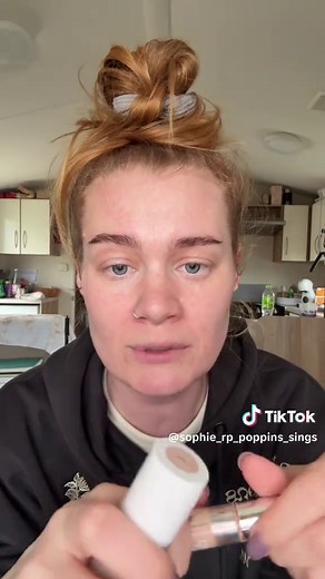 Makeup Tutorial for Blue Eyes: Tricks and Tips