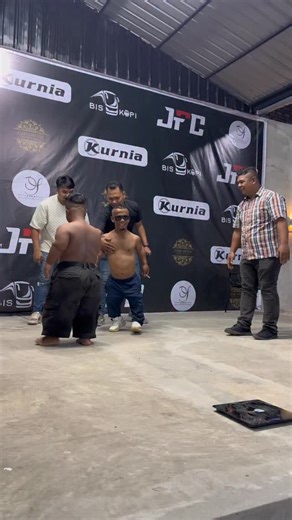 KING OF THE KING on Instagram: "Galak mental mu @amribatubara2002 @jawarafightingchampionship @jekasaragih @bonsai.lubis"