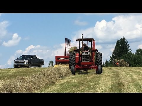 IH Tractors Baling Hay In Erieville NY 2019