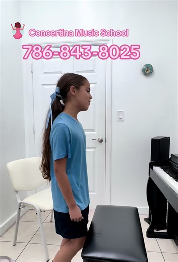 🎤✨ Emily Lopez shining bright with every note she sings! Her voice is pure magic 💫 Ready to find your spotlight? Call us today to start your musical journey! 🎶💖