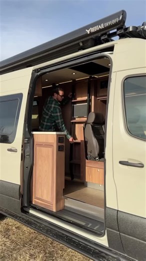 Explore the Ultimate Pop-Top Campervan Experience