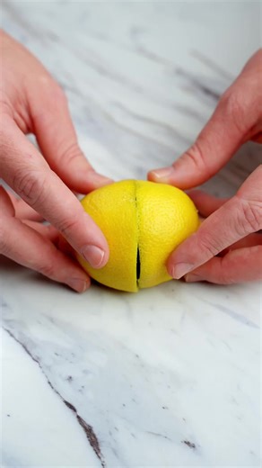 Vat19 | Buy here: https://www.vat19.com/item/warheads-sour-rock-candy-sticks Subscribe to Vat19:... | Instagram