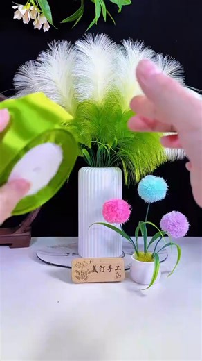 Bilqis_collektion on Instagram: "Kreasi dari pita satin best.. . Semoga menginspirasi #inspirasi #pipecleanerflowerstutorial #tutorial #handmade #diy #diycraft #kerajinantangan #jualkawatbulumercy #pipecleaners #kreasibungaakrilik #manikmanik #kreasibungasegar #tutorialbungaakrilik"