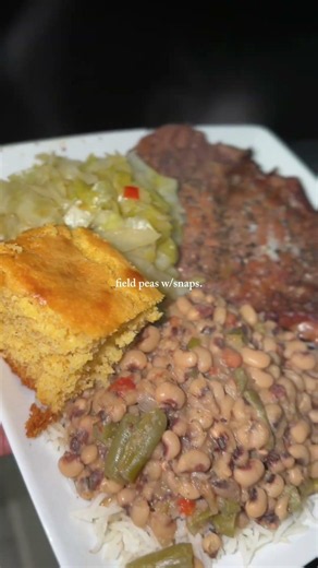 Quick & Easy Crockpot Field Peas with Snaps | Southern Sunday Dinner Plate |