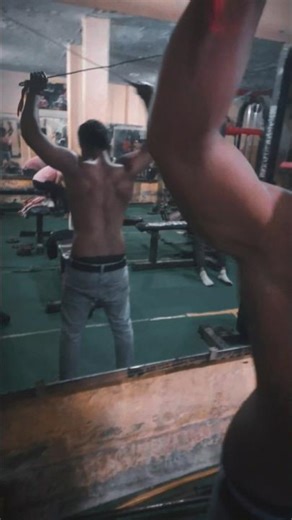 ​Mirror Kabhi Jhoot Nahi Bolta! 🦁 #AyodhyaFirstFitness #LalaBody #Shorts #Trending #lyricsvideo