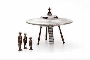 Flying Saucer W/alien Family - Item #922, Cast Bronze and Aluminum - Etsy