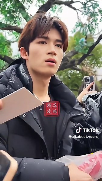 Wang Xingyue's Astonishing Save: A Heartwarming Moment [CDrama]