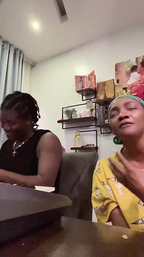 Simi - Love Songs: Shey Na Love 🎶 Stranger 🩵