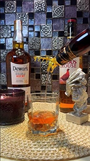 Satisfying Smoky Whiskey Mix – Dewar’s with Mars Chocolate 🔥🥃