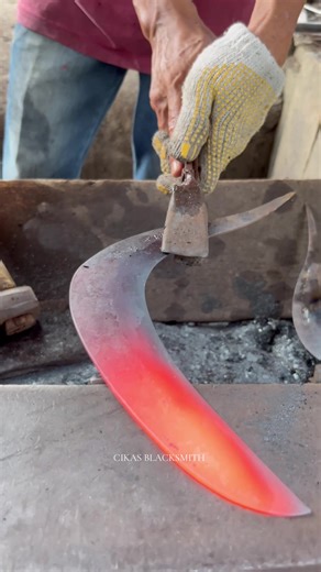 Quenching a Sickle: The Blacksmithing Process