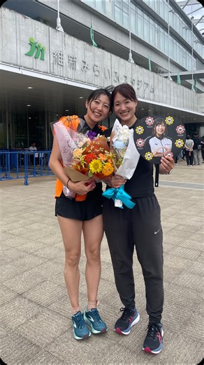 土井 杏南 / Anna Doi on Instagram: "陸上をはじめて最初に出会ったのが優ちゃん。 最後ピットに立った姿を見て昔からの記憶が一気に蘇ってきたなぁ、、。小学生から幅跳び一筋。何十年も跳んできた優ちゃんは私の中で変わらない幅跳びのヒロインです☺️ 本当にお疲れさま。小学生の頃からずっと一緒に夢を追いかけて来れて良かった！ありがとう💐 #最高な幼馴染"