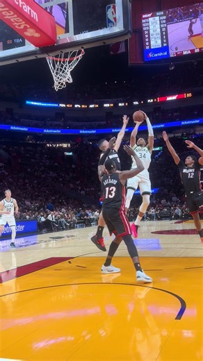 Miami Heat vs Milwaukee Bucks Highlights: Myron Gardner's 3 Pointer