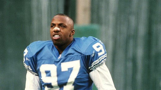 Former Lions defender Tracy Scroggins dies at 56