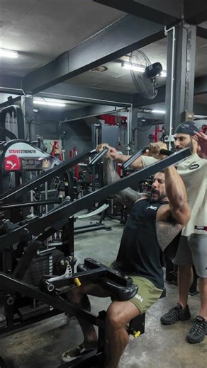 Strive Strength Diverging Lat Pulldown 📍 Forge Warehouse BKK