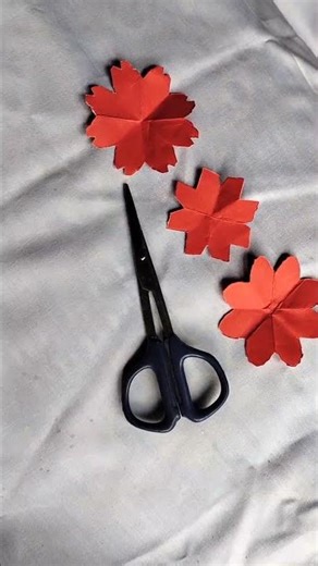 3D flower making ideas Make paper cutting.