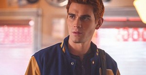 Chi è KJ Apa: età, altezza, fidanzata, Instagram, film e serie TV