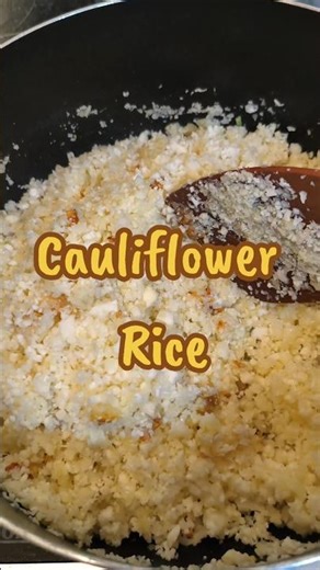 Cauliflower rice: light, clean, and meal-prep ready // Healthy Lifestyle