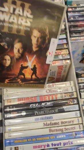 Ma chasse aux DVD chez Easy Cash : je tombe sur ce coffret rétro pour 5€ ! 🍕
