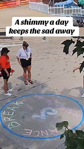 A shimmy a day keeps the sad away! So do water slides 😉 #amusementpark #waterpark #alabama #dance | Alabama Adventure & Splash Adventure