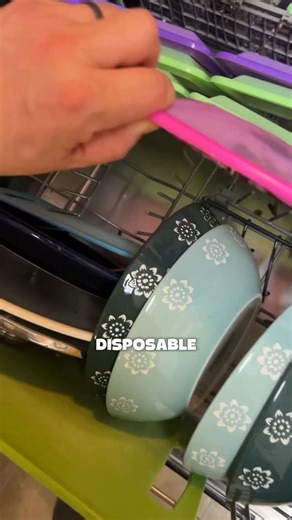 Dad’s Finds Product Reviews on Instagram: "Comment “softshell” for a link. And you never loose the lid because it’s attached 🎉"