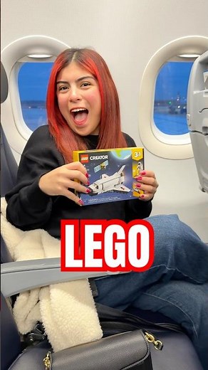 Construi un LEGO arriba de un AVION!😱✈️❤️ #hellomon #abriendojuguetes #juguetes #lego