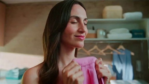 Downy Intense TV Spot, 'Oliendo rico'