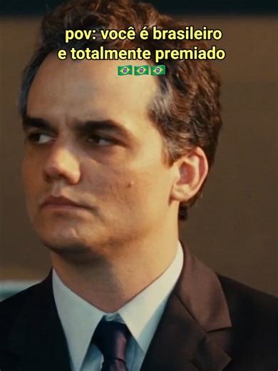 TEM QUE RESPEITAR 🇧🇷✨ Ele defende o batalhão, a cultura e o cinema brasileiro com todas as honras! Wagner Moura e o filme O Agente Secreto, de Kleber Mendonça Filho, foram totalmente premiados e trouxeram dois Globos de Ouro pra casa. É do Brasil 🫶 🎬 Tropa de Elite 2 📱 Assista o filme quando quiser no meu catálogo dentro do Globoplay, do Prime Video ou do app da sua operadora de TV. #wagnermoura #goldenglobes #wagnermouraedit #cinemabrasileiro