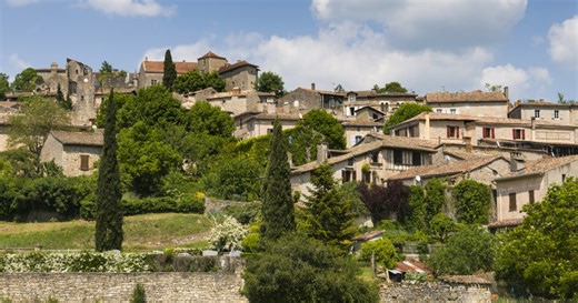 Cette sublime cité médiévale, située juste à côté de Montauban, est surnommée "le village des châteaux perchés"