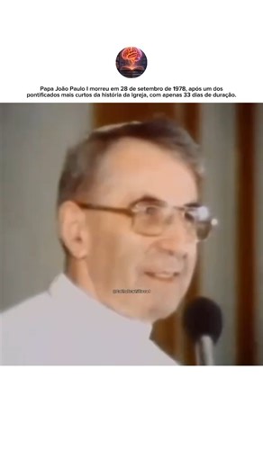 Hackeando o conhecimento on Instagram: "Albino Luciani, conhecido como Papa João Paulo I, foi eleito pontífice em agosto de 1978 e marcou a história da Igreja Católica apesar de seu pontificado extremamente breve. Com um estilo simples, pastoral e próximo dos fiéis, ele rapidamente conquistou a simpatia do mundo católico. Seu governo durou apenas 33 dias, sendo interrompido por sua morte repentina em 28 de setembro de 1978, fato que causou surpresa e comoção internacional. Oficialmente, a causa 