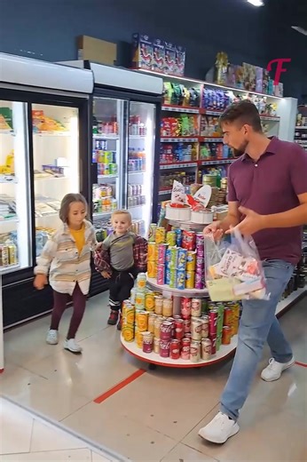 Two homeless children find compassion and help in a grocery store | Tips & Tricks
