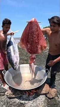 Cooking and Eating Whole Tuna Soup and Giant Squid! 🐋🦑🔥