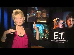 Dee Wallace Interview for E.T. THE EXTRA-TERRESTRIAL