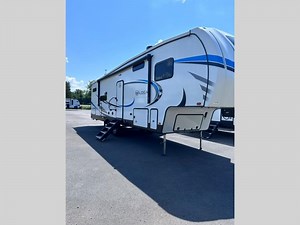 Used 2022 Forest River RV Wildcat 302BH Fifth Wheel