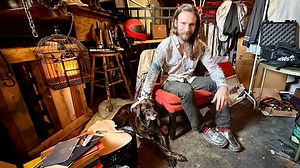 Artist lets abstract work tell its own story