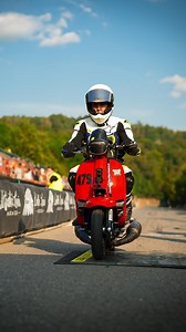 At Glemseck 101, Casa Performance showed us their impressive Lambretta with 250cc and 83 hp, which even impressed the spectators with a wheelie! 🔥 Check out the full racing fun and more highlights in our videos on YouTube! 🎥 LINK in BIO ↗️ @glemseck101 #vespa #lambretta #motorcycle #ducati #racing #glemseck #2024glemseck101 #101spirit #seriouseighthmilebusiness #motorbikes #tuning #sipcootershop #sip #Glemseck101 #CasaPerformance #SIPScootershop | SIP Scootershop