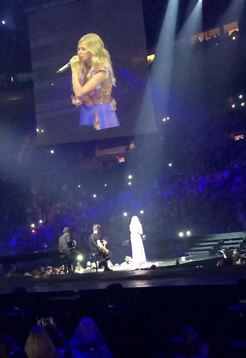Carrie Underwood Live: 'Temporary Home' in Cincinnati