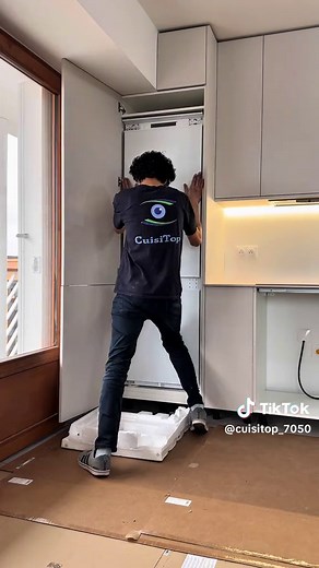 Pose de cuisine moderne chez Leroy Merlin