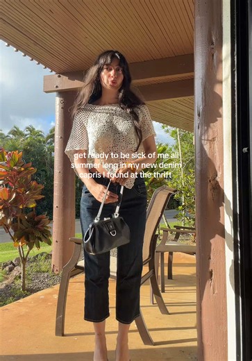 outfit to dinner in Kauai!! #kauaihawaii #vintagefashion #ponchooutfit #vacationoutfits #outfitinspo
