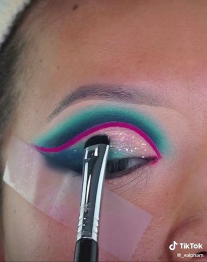 Mermaid Inspired Sky Blue Eye Makeup Tutorial