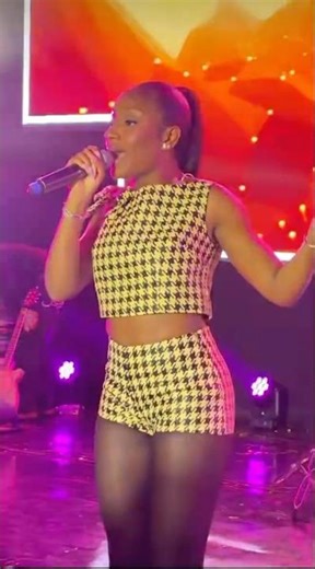 @ayrastarrofficial 🔥🔥🔥😍😍stuning performance#ayrastarr #concert