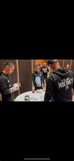 Jason Moloney and Tenshin Nasukawa Glove Inspection after today’s Weigh in and Face off! All set to go for tomorrow night 🔥😤 🎥 Next Vision Boxing #JasonMoloney #MoloneyTenshin #TenshinNasukawa #TopRank #TeikenPromotions Jason Moloney Tenshin Nasukawa | Australian Boxing Central